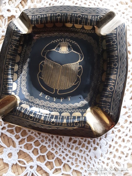 Eredeti egyiptomi porcelán, gazdagon aranyozott hamutál 15,5 x 15, 2 cm, karc és kopásmentes