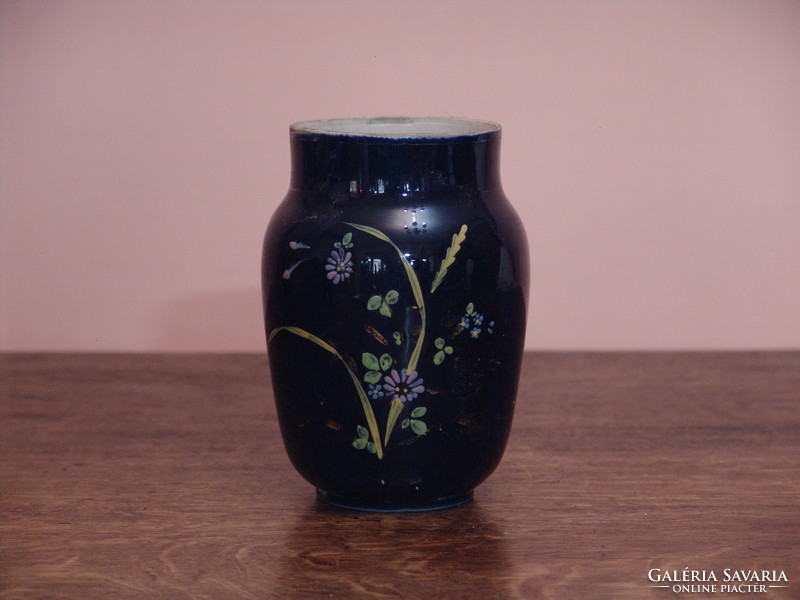 Fajansz vázák vagy petróleum lámpa bázisok