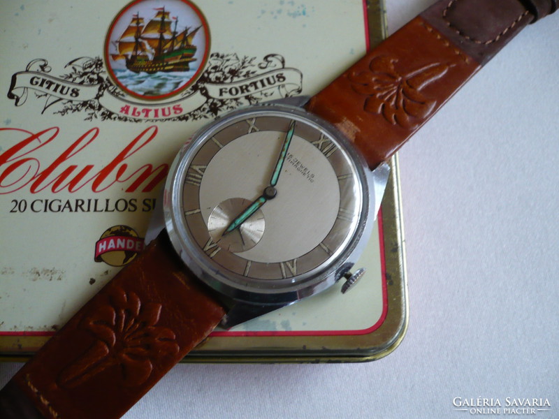 Förster is a vintage very rare and beautiful watch from the 1930s
