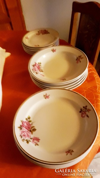 Zsolnay plate set with gold edging