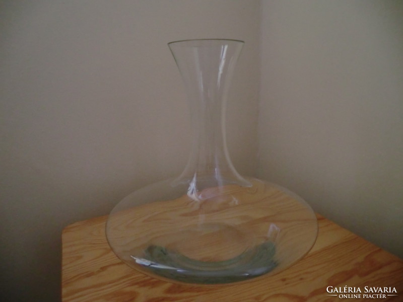 Üveg váza kecses AVIDO címkével 26X26 CM dekanter üveg