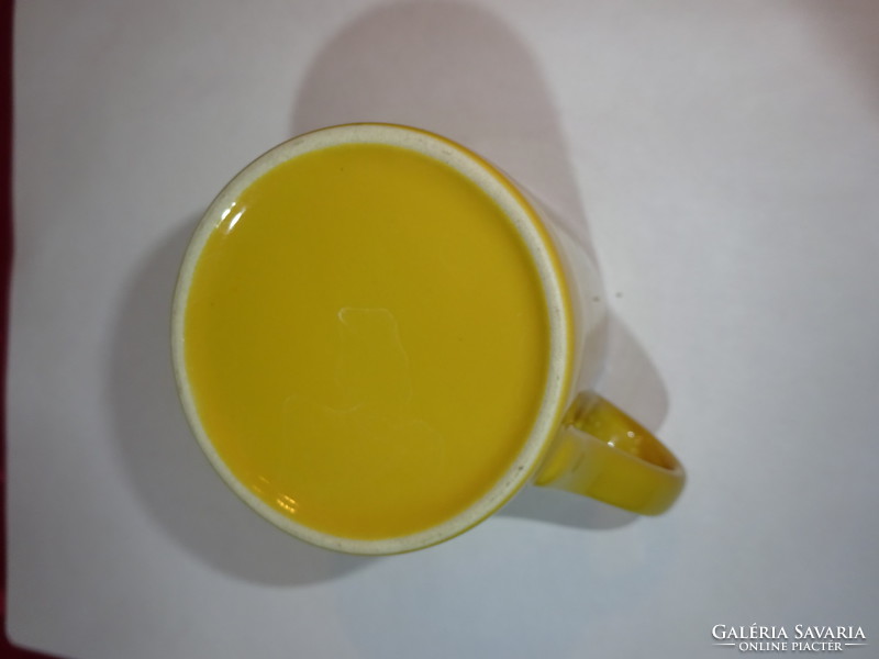 Advil ultra feliratú, mustár sárga kis pohár, átmérője 6,5 cm. Vanneki!