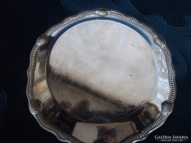 Baroque chiselled patterned small silver-plated bowl with shell patterned ribbed rim