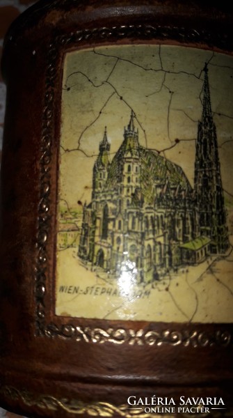 Antik szivar, cigaretta tartó, fa doboz, bőr bevonattal, a bécsi Szent István bazilika látképével