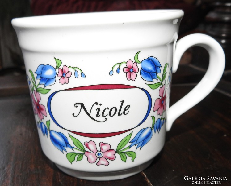 Nicole - feliratú virágmintás bögre