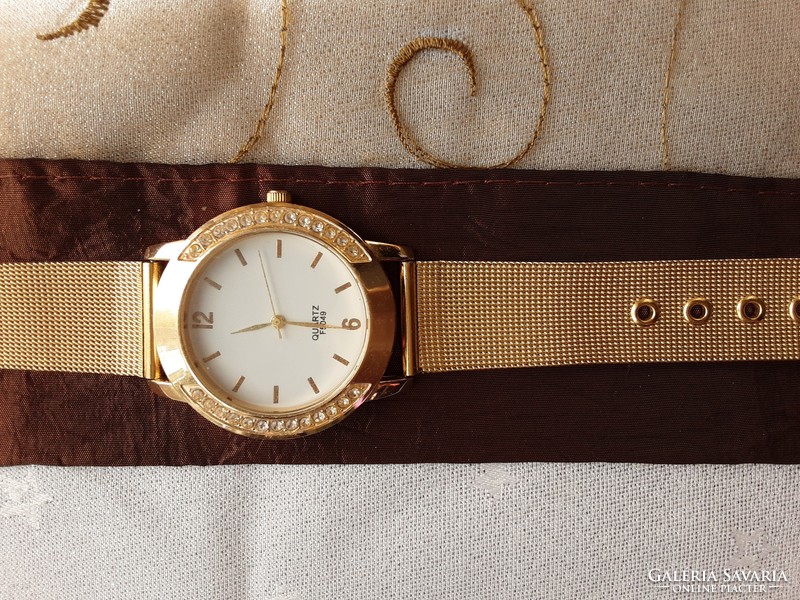 Ladies quartz watch with stones, gold-colored metal strap, stainless steel