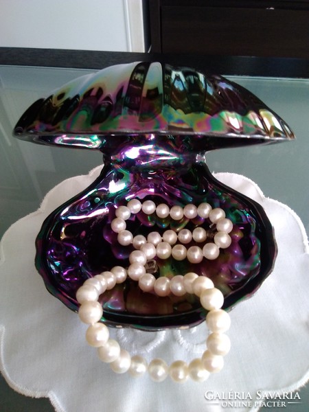 Jewelry holder in the shape of a sea shell, multi-fired eosin coating.