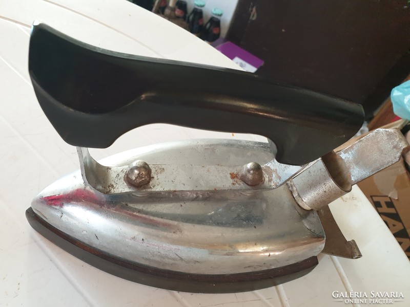 Iron for sale!! Retro small electric iron for sale!