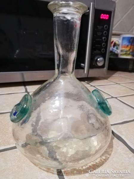 Szakított üveg palack