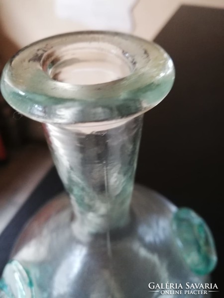 Szakított üveg palack