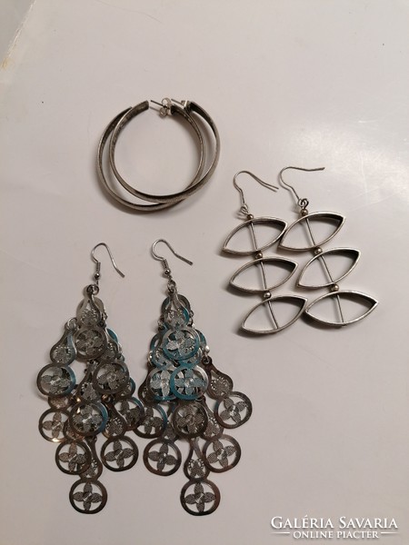 3 Pairs of earrings (733)