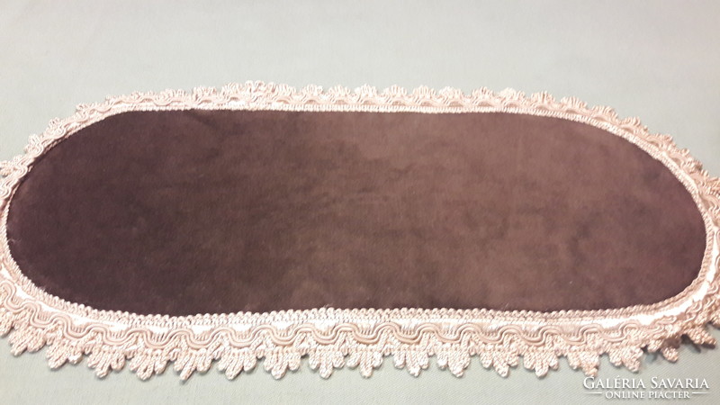 Velvet oval tablecloth 2.