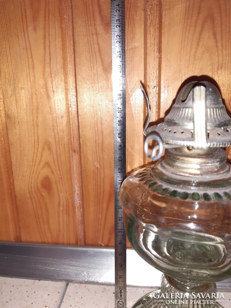 Régi üveg petróleum lámpa.
