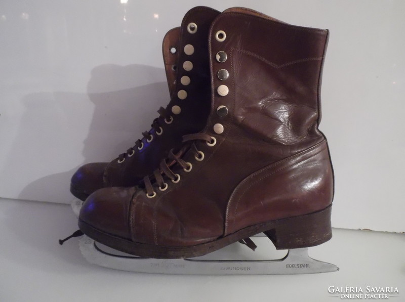 Skates - produced from 1900 - 1950 - currently not available anywhere - Austrian