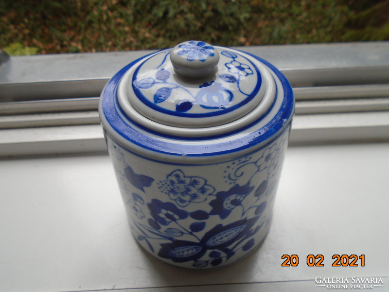 Antique hand-painted Meissen blue onion pattern sugar bowl with lid