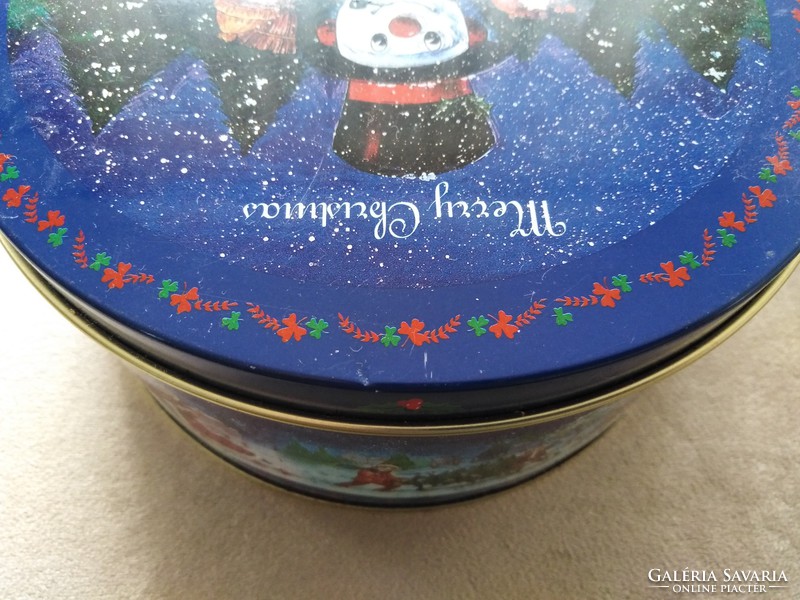 Record box with winter motifs.