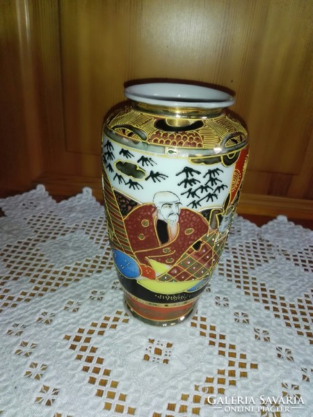 Satsuma ,eredeti porcelán váza....arannyal,kézzel festett,egyedi termék.