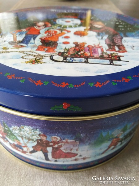 Record box with winter motifs.