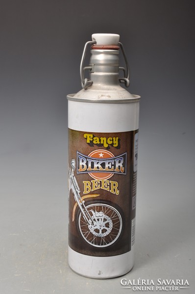 Retro!! A német "Fancy Biker Beer" sőr csatos fém flakkonja, ajándék motoros barátodnak.