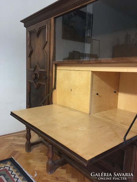 Oak sideboard, xx.Szd front-middle, with shelf, glass compartment at the top, bar section.