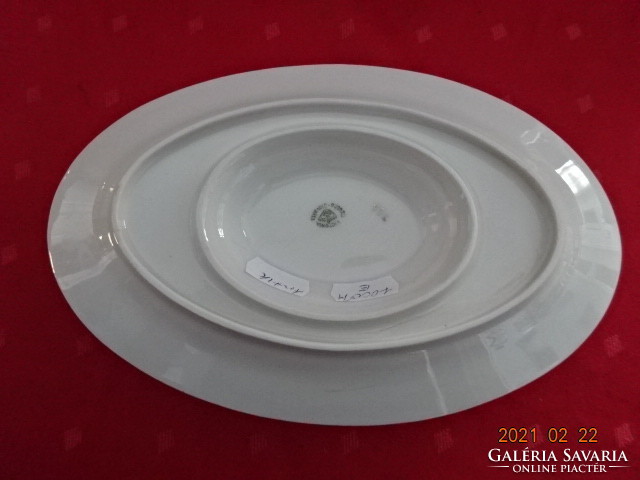 Bowl of Victoria Czechoslovakian porcelain with antique rose pattern sauce. Length 22 cm. He has!