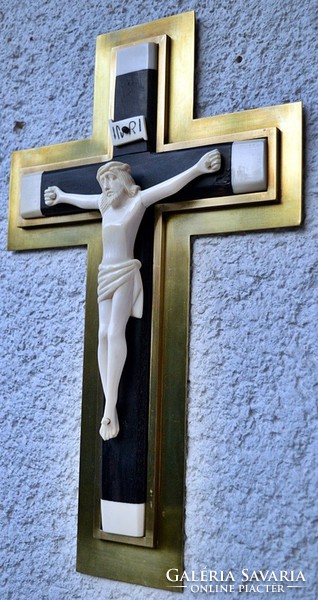 40. Antique, bone of Jesus Christ (19cm), 40cm crucifix in copper frame, imposing, cross, corpus