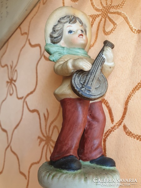 Csontporcelán zenélő kislány figura, szobor eladó!Hibátlan antik figura