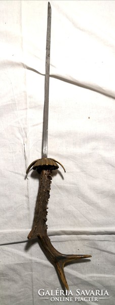 Dt/004 - hunting dagger with antler handle