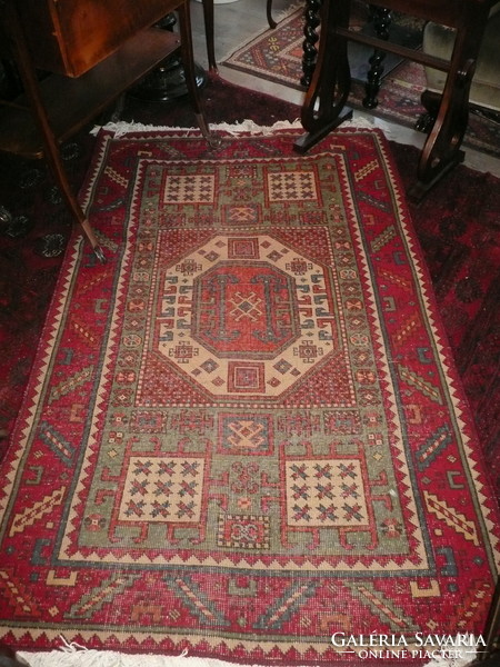 Antik Békésszentandrási, kaukázusi mintás kézi csom.gyapjú szőnyeg nagyon szép állapotban kb.1940-50