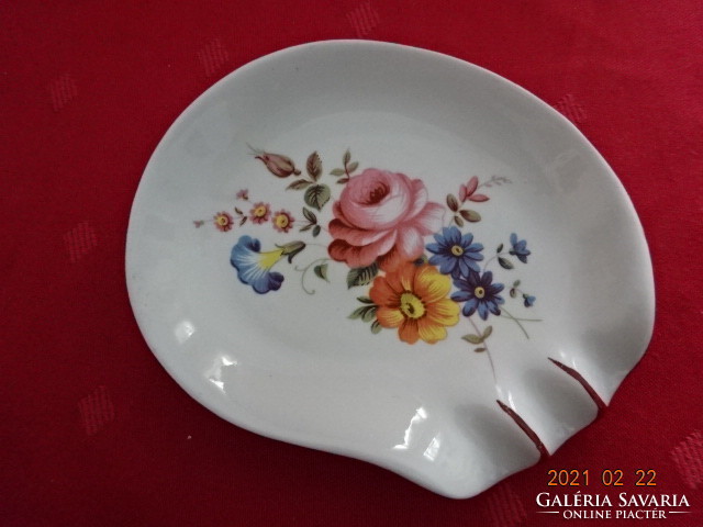 Aquincum porcelain hand-painted ashtray with spring flower pattern. Its size is 11.5 x 9.5 x 2 cm. He has