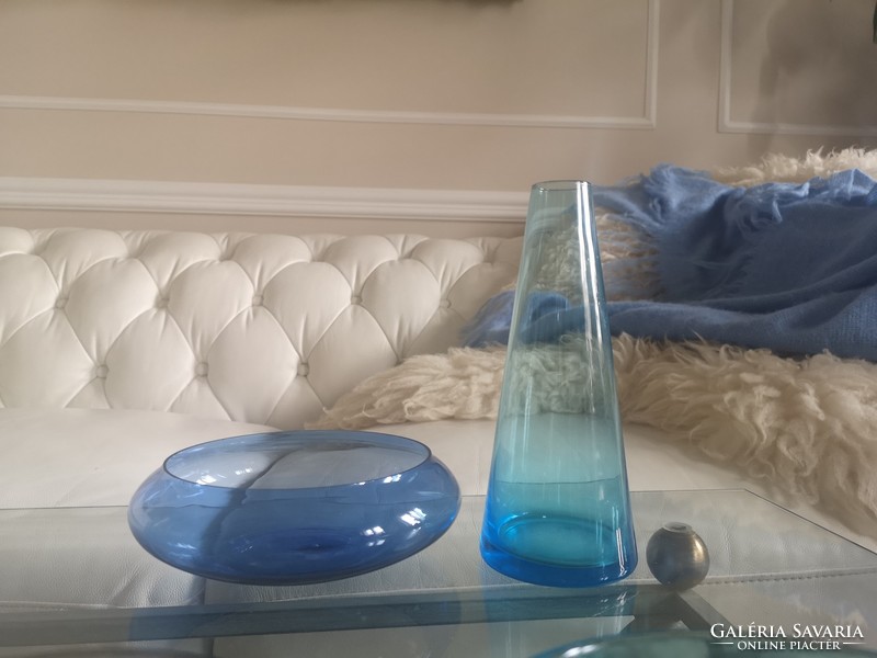 Kék díszüvegek, asztalközép, dekor váza, 2 db