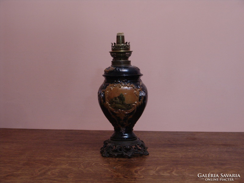 Antik najolika  petróleum lámpa