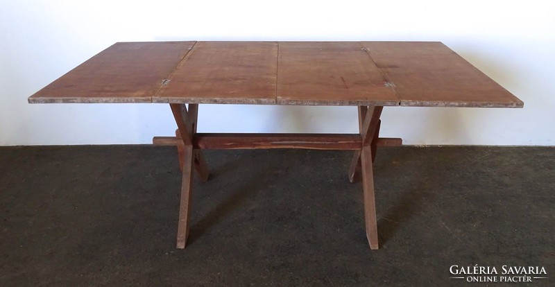1D472 Antik disznóvágós kecskelábú asztal 106 x 192 cm