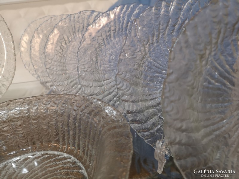 Iparművészeti svéd jégüveg kínáló szett, 6 tányérral