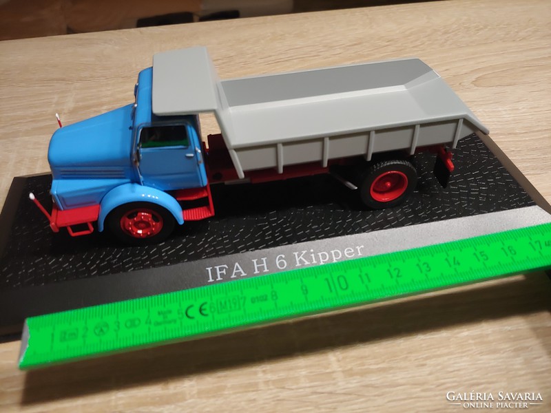 Fém IFA H6 Kipper  tehergépkocsi model  fémből   retró