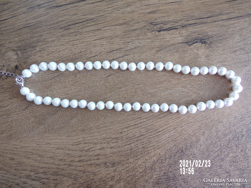 Silky pearl necklace