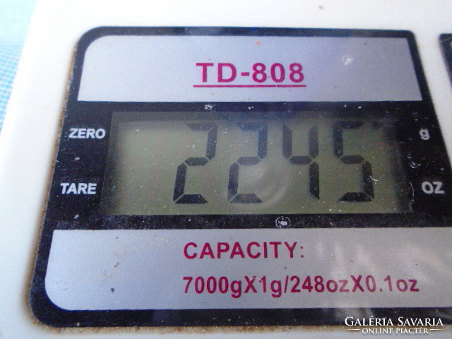 Hatalmasnak nevezheti királyi koronás jelzéssel ellátott buborékos üveg  talán kristály? 40 és 18 cm