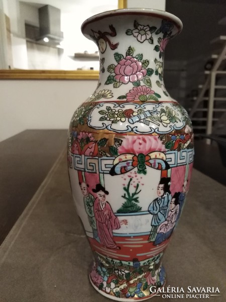 Antik, kézi, domborfestett kínai váza