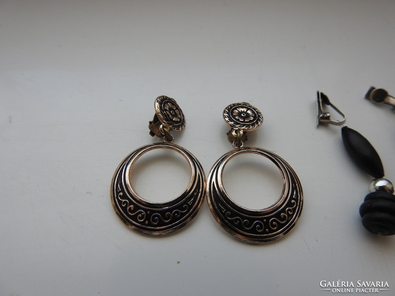 Old ear dangling earrings