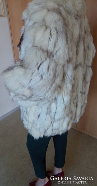 Very nice women's short silver fox fur coat