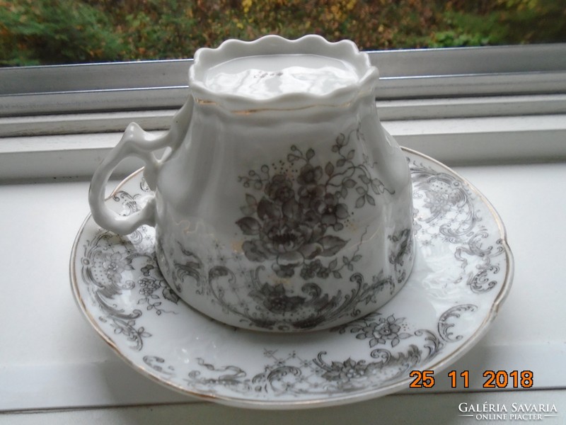 19.Sz imperial hand-numbered embossed baroque tea cup with coaster