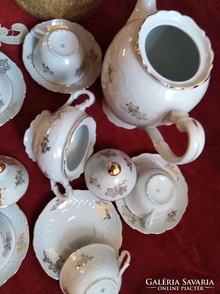 Porcelán kávés készlet, XX.szd közepe körül, arany dekkoral (keresd a teást részét is)