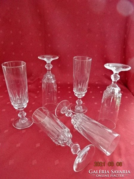 Quality polished glass, glass with base, six pieces, height 16.5 cm. He has!
