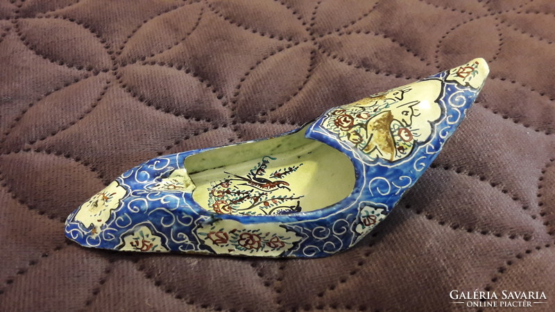 Metal slippers decorated with oriental motifs, shoe ashtray 1.