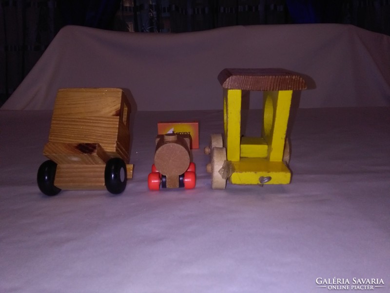 Retro fa játékok, járművek