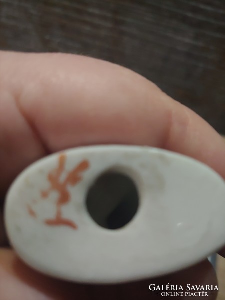 Kislány kuglóffal kacsával  porcelán