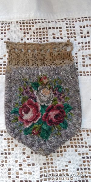 Meseszép,antik gyöngygobelin bélelt színházi táska kisasszony zsebkendő-emlék-levél tartó,kb15000 db