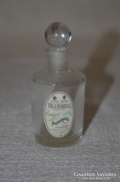 Tündéri kis parfümös üveg