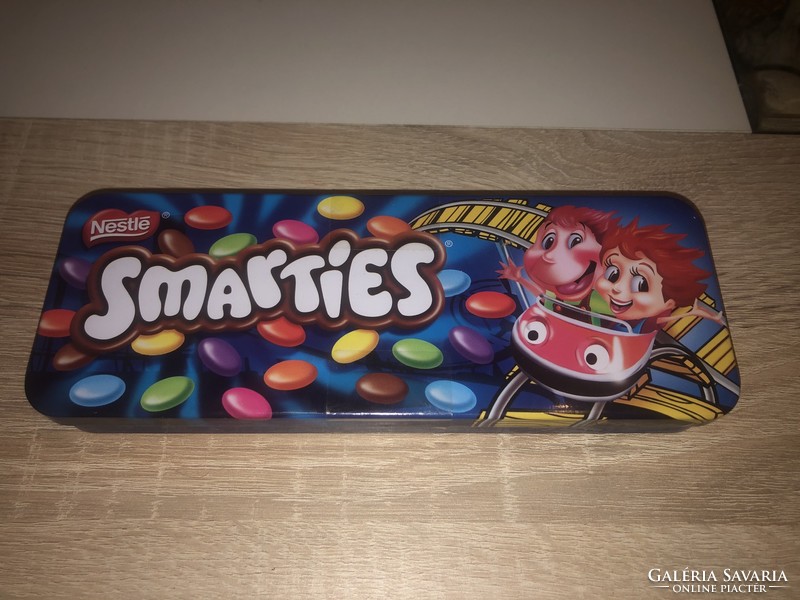 Smarties metal pen holder