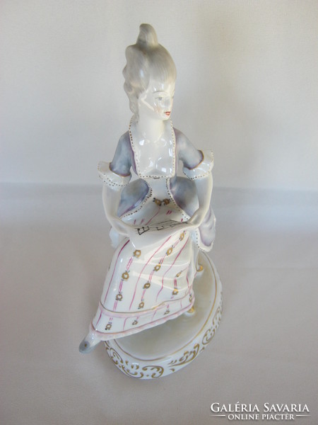 Hollóházi porcelán barokk hölgy